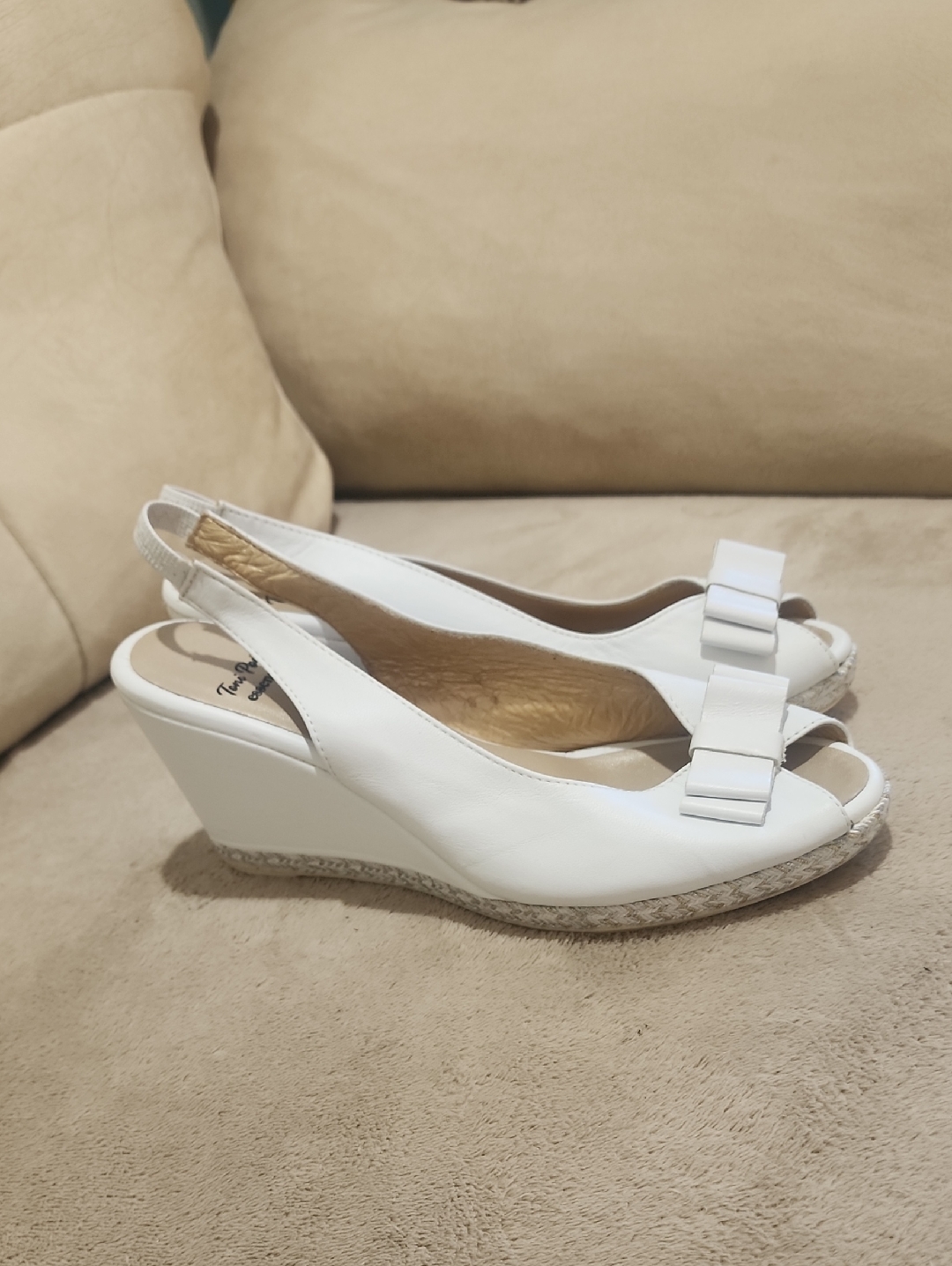 Nwt.Toni Pons Elegant Bow Detail Wedge Heel.